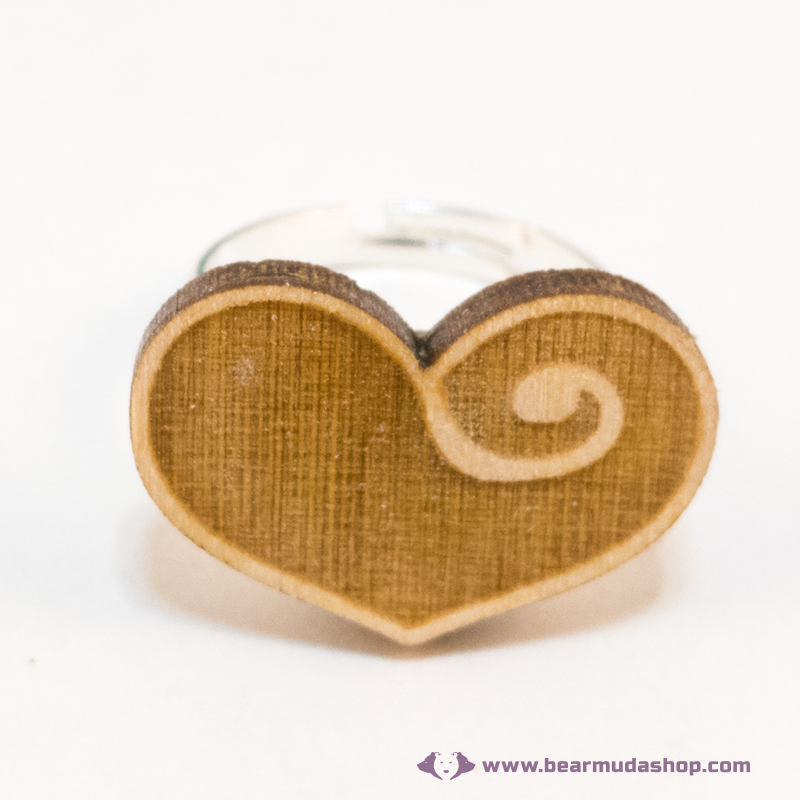 Gravírozott nyírfa szívecske gyűrű, több színben